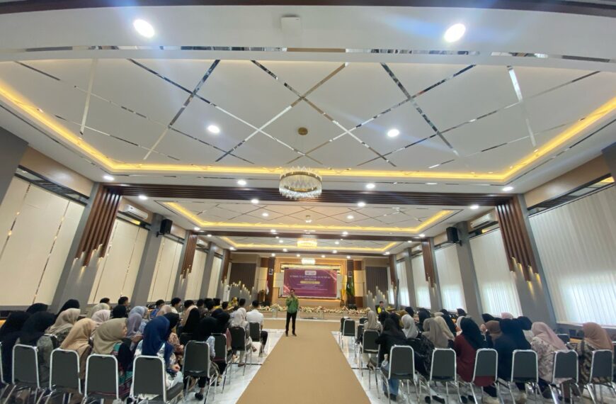 Sosialisasi Penerimaan Mahasiswa Baru Program Studi Profesi Apoteker Semester Ganjil 2025-2026