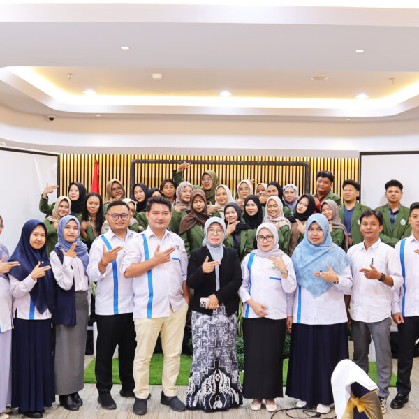 Mahasiswa S1 Gizi Universitas Borneo Lestari Ikuti Pelatihan Table Manner di Aeris Hotel Banjarbaru