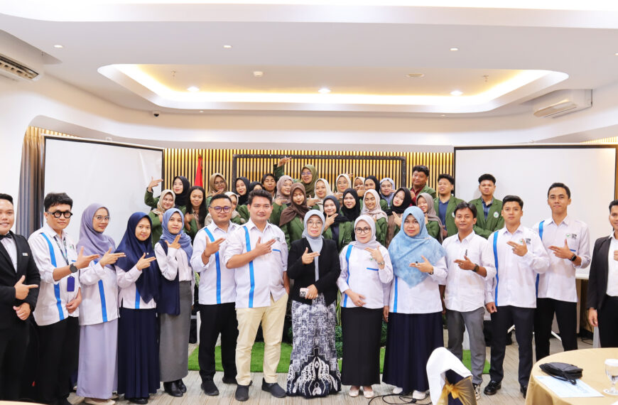 Mahasiswa S1 Gizi Universitas Borneo Lestari Ikuti Pelatihan Table Manner di Aeris Hotel Banjarbaru